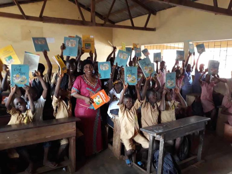 Des dons pour l'orphelinat Hakuna Matata en Guinée